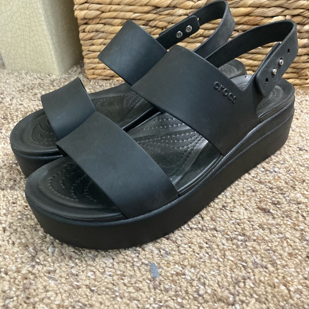 Crocs Women's Black Adjustable Platform Sandals